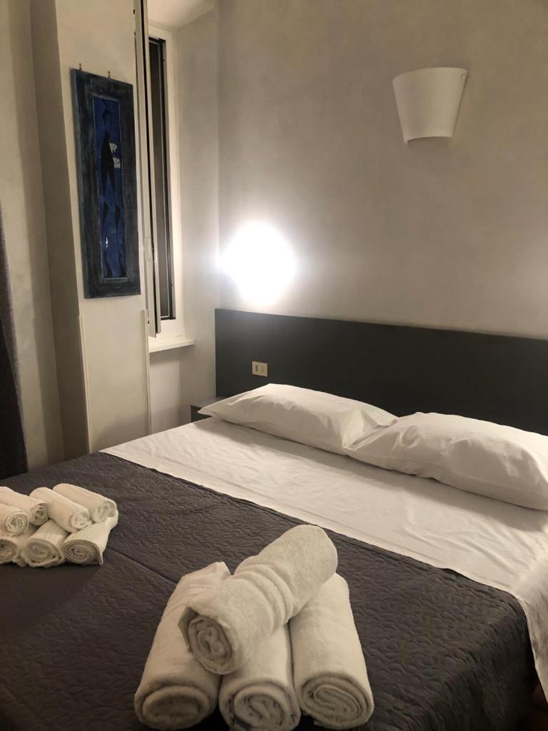 Alma Rooms Appia Roma Esterno foto